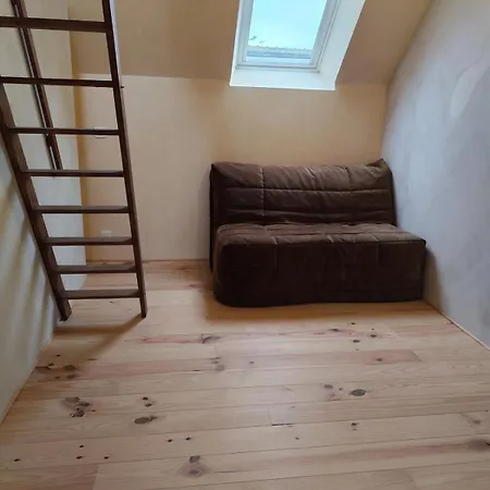 Avec Mezzanine *